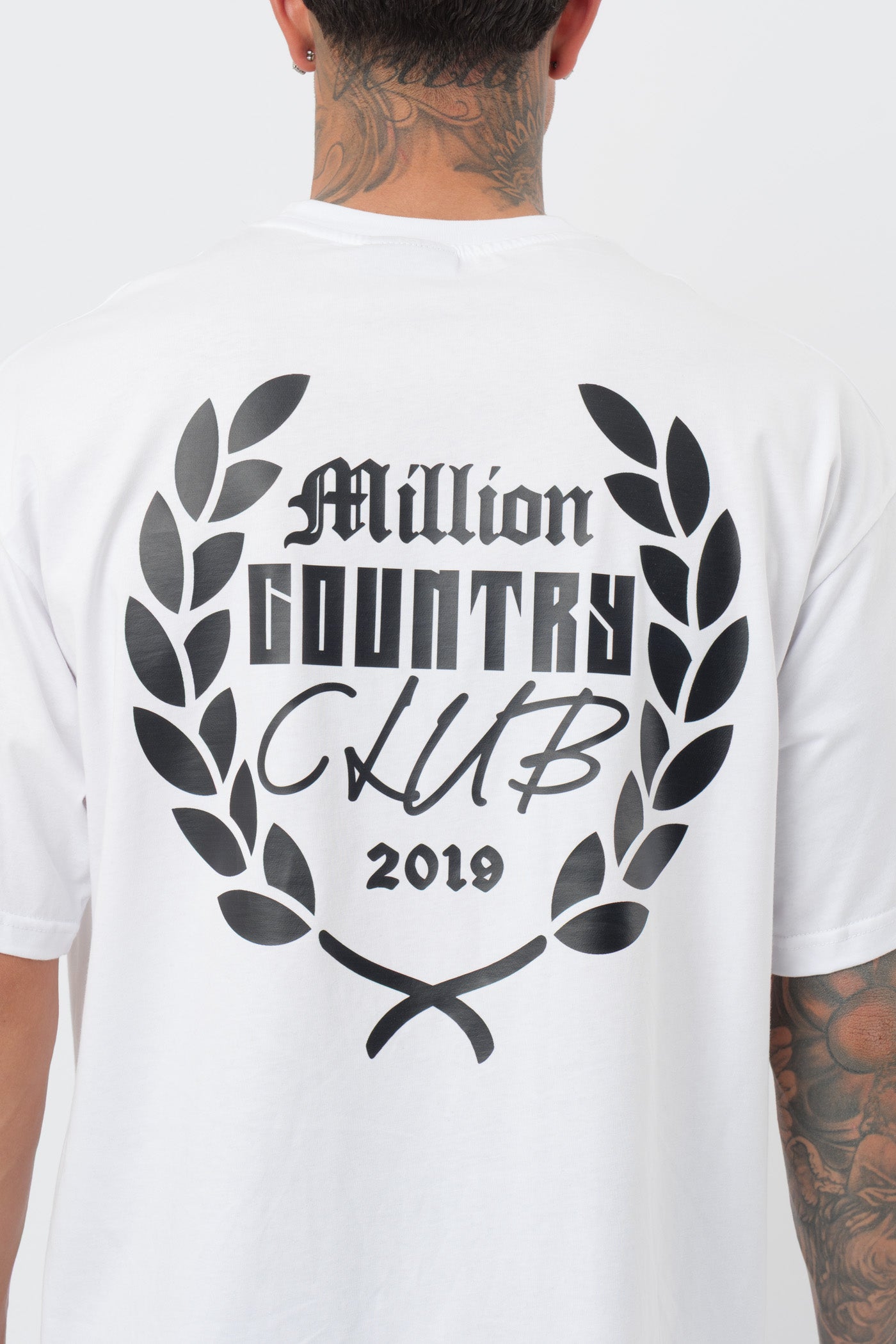 Weißes T-Shirt mit schwarzem Logo