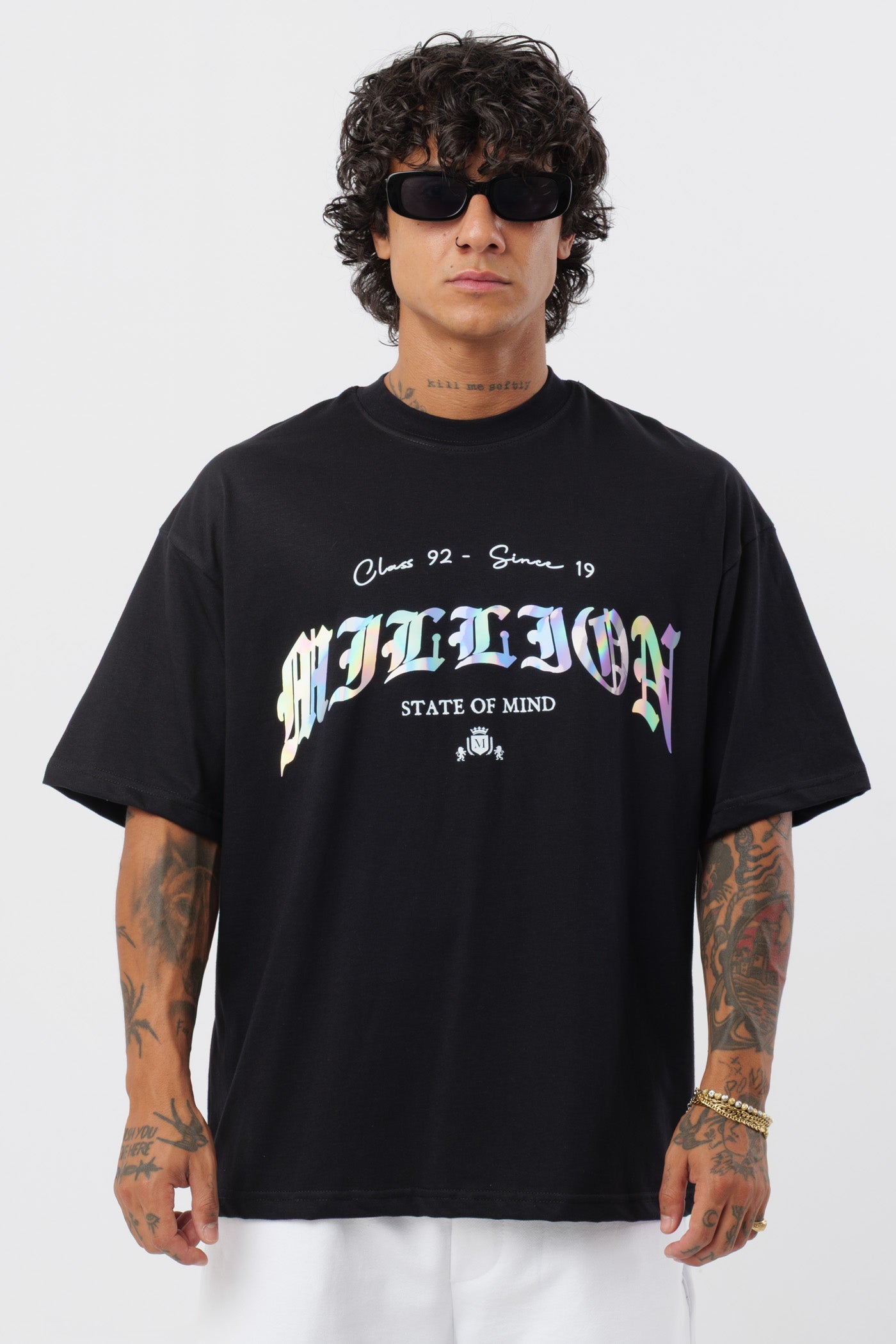 Weißes T-Shirt mit schwarzem Logo