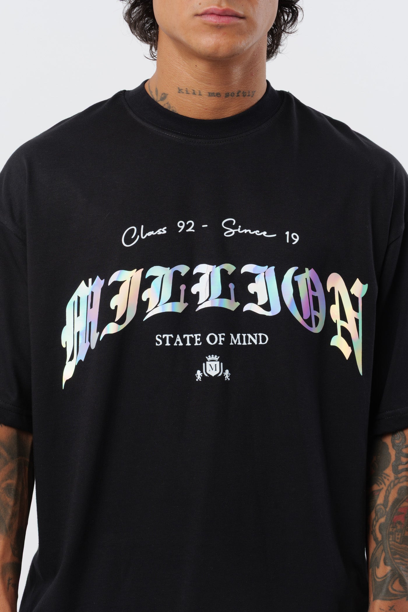 Weißes T-Shirt mit schwarzem Logo