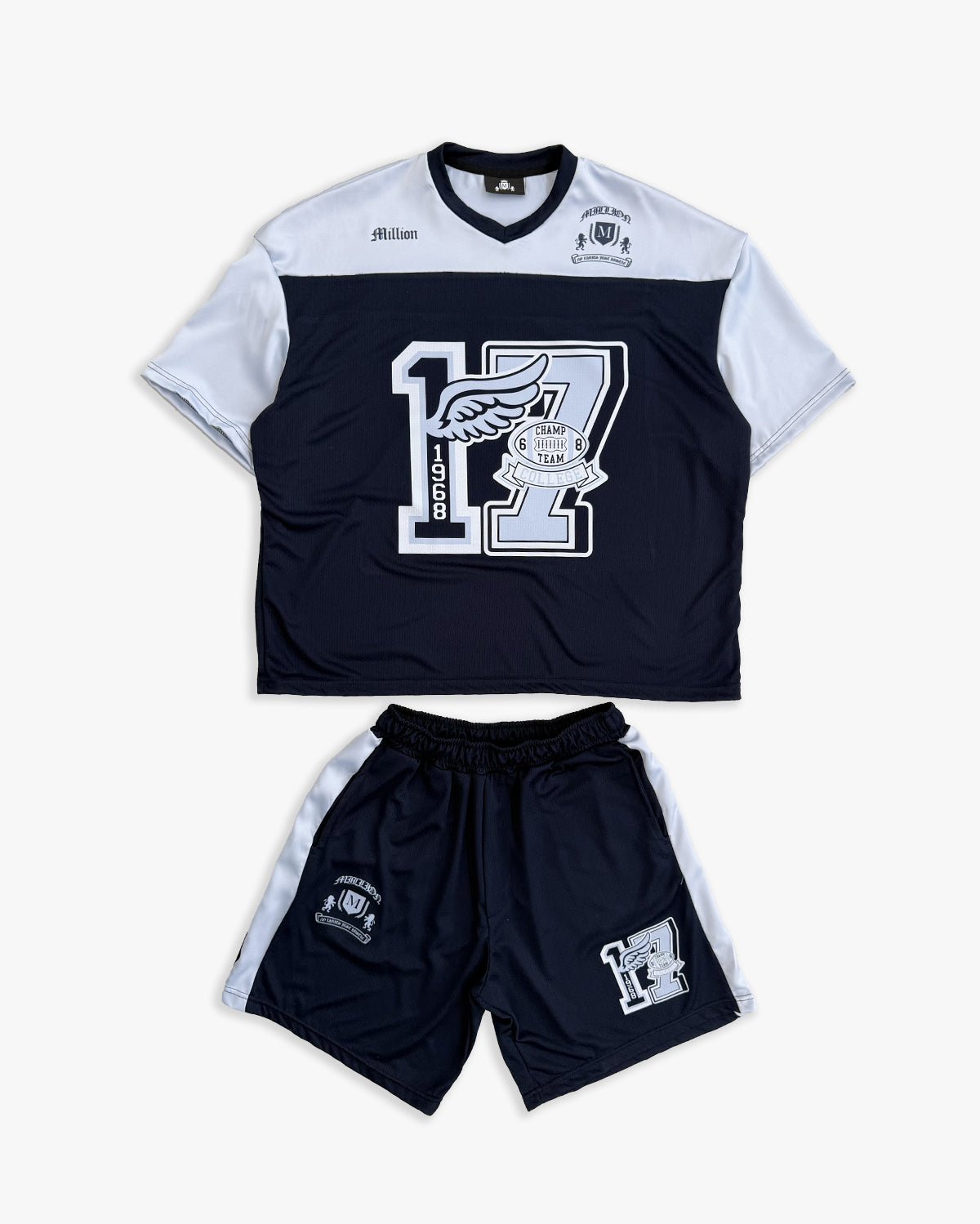 Schwarzes T-Shirt mit schwarzem Logo