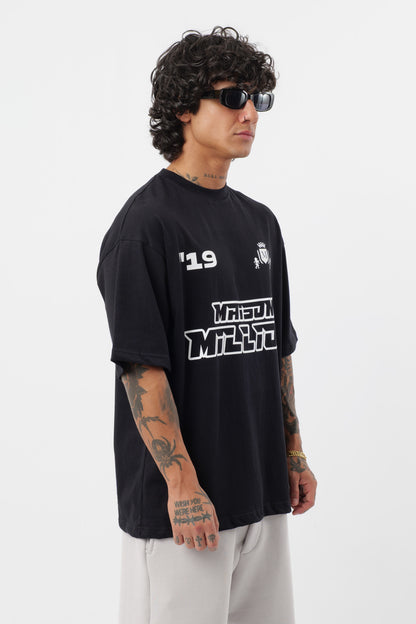 Schwarzes T-Shirt mit schwarzem Logo