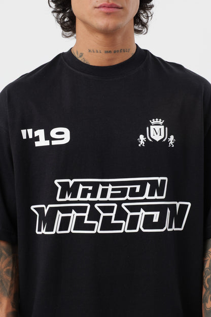 Schwarzes T-Shirt mit schwarzem Logo