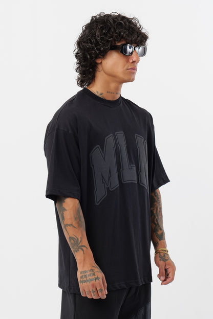 Weißes T-Shirt mit schwarzem Logo
