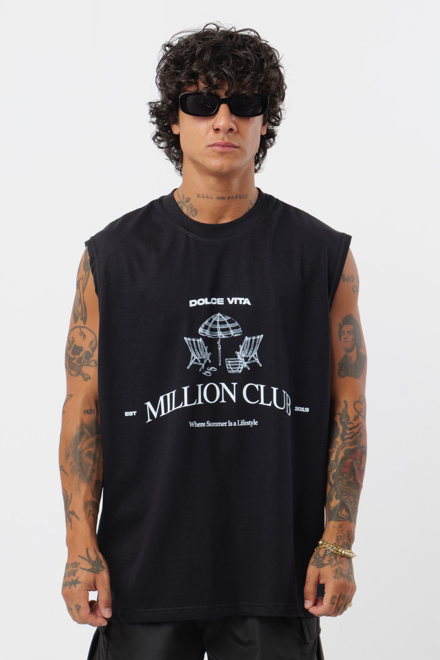 Weißes T-Shirt mit schwarzem Logo